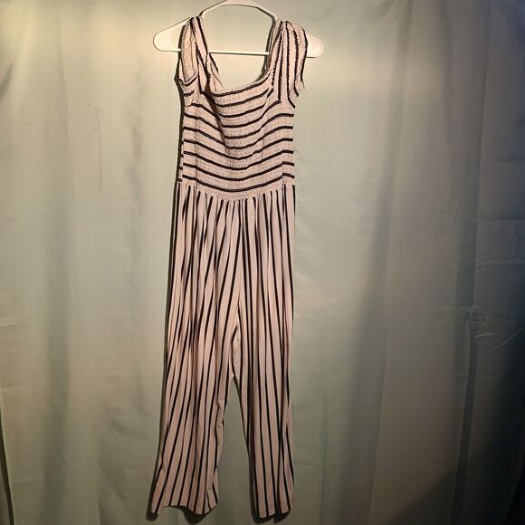 Jumpsuit - Picture 4 of 4